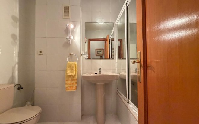 Herverkoop - Appartement -
Torrevieja - Playa del Cura