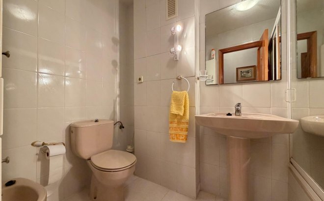 Herverkoop - Appartement -
Torrevieja - Playa del Cura