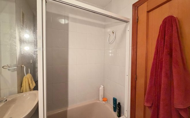 Herverkoop - Appartement -
Torrevieja - Playa del Cura