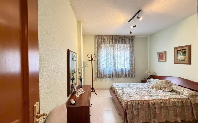Herverkoop - Appartement -
Torrevieja - Playa del Cura