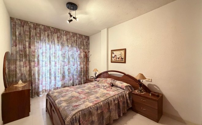 Herverkoop - Appartement -
Torrevieja - Playa del Cura