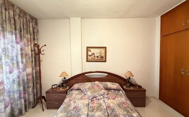 Herverkoop - Appartement -
Torrevieja - Playa del Cura