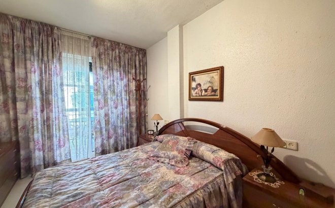 Herverkoop - Appartement -
Torrevieja - Playa del Cura