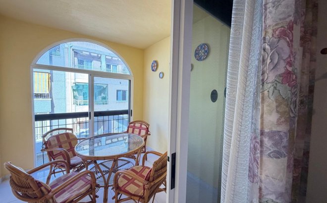 Herverkoop - Appartement -
Torrevieja - Playa del Cura