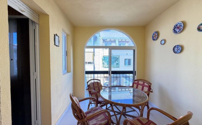 Herverkoop - Appartement -
Torrevieja - Playa del Cura