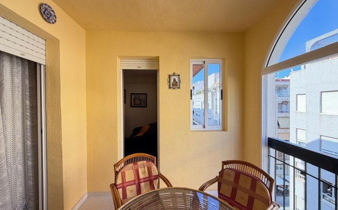 Herverkoop - Appartement -
Torrevieja - Playa del Cura
