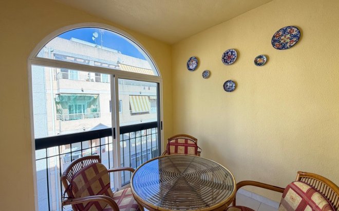 Herverkoop - Appartement -
Torrevieja - Playa del Cura