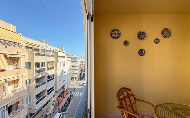 Herverkoop - Appartement -
Torrevieja - Playa del Cura