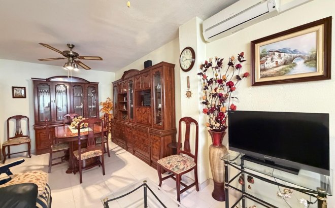 Herverkoop - Appartement -
Torrevieja - Playa del Cura