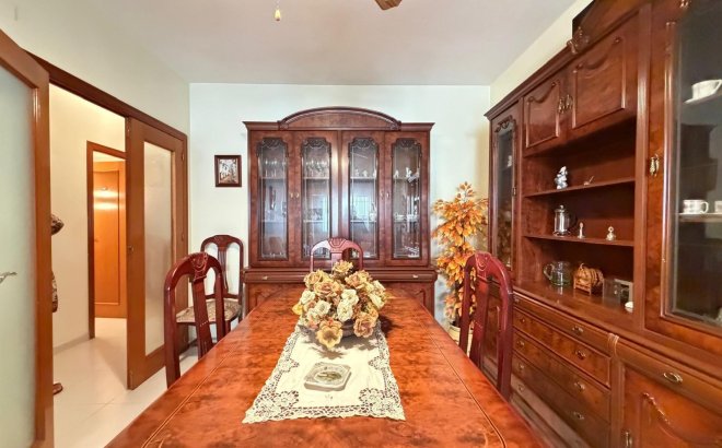 Herverkoop - Appartement -
Torrevieja - Playa del Cura