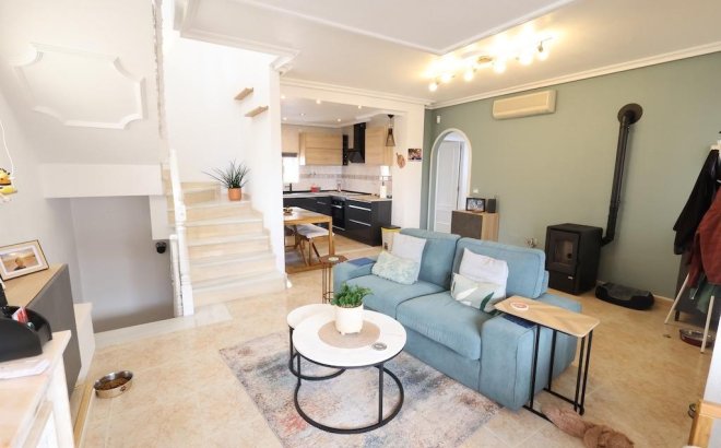 Resale - Villa -
San Miguel de Salinas - Inland