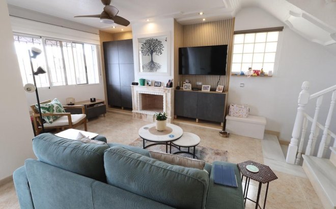 Resale - Villa -
San Miguel de Salinas - Inland