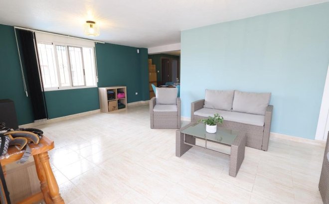 Resale - Villa -
San Miguel de Salinas - Inland