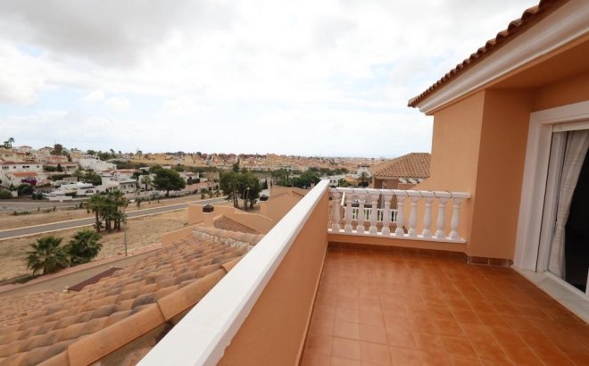 Resale - Villa -
San Miguel de Salinas - Inland