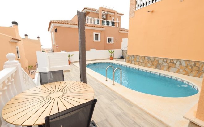 Resale - Villa -
San Miguel de Salinas - Inland
