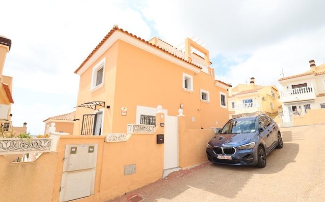 Resale - Villa -
San Miguel de Salinas - Inland