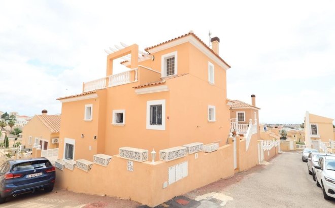Resale - Villa -
San Miguel de Salinas - Inland