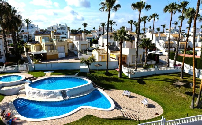 Herverkoop - Town House -
Los Dolses - Inland