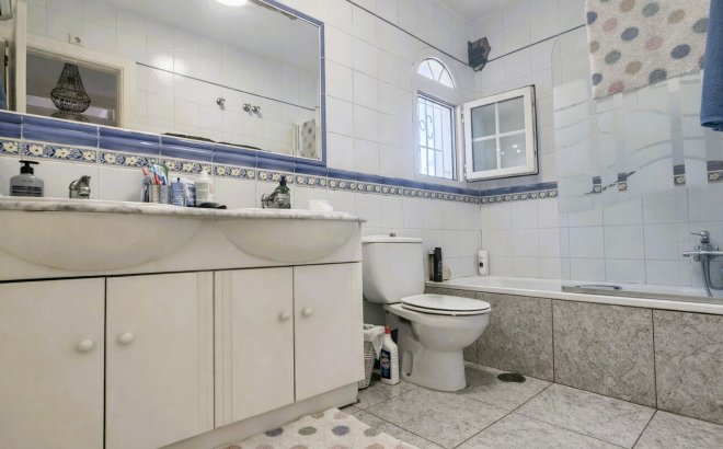 Herverkoop - Town House -
Los Dolses - Inland