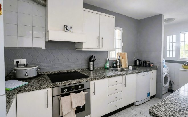 Herverkoop - Town House -
Los Dolses - Inland