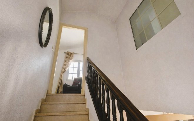 Herverkoop - Town House -
Los Dolses - Inland