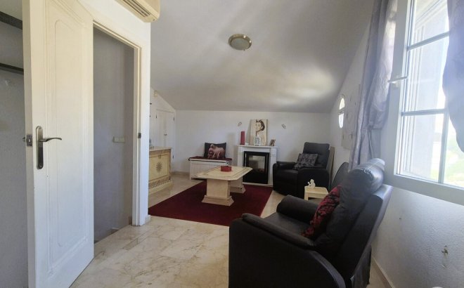 Herverkoop - Town House -
Los Dolses - Inland