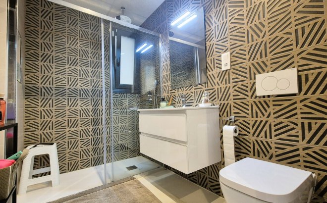 Herverkoop - Appartement -
Playa Flamenca - Costa Blanca