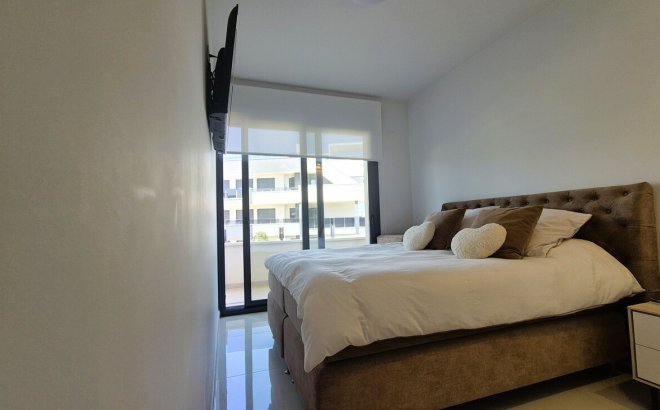 Herverkoop - Appartement -
Playa Flamenca - Costa Blanca