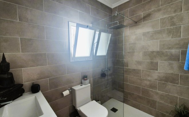 Herverkoop - Semi Detached -
Villamartin - Costa Blanca