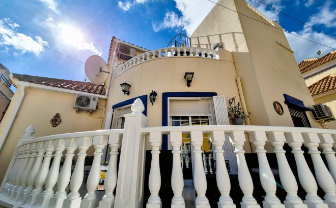 Resale - Villa -
Villamartin - Costa Blanca