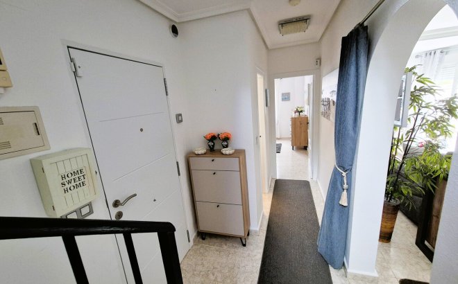 Resale - Villa -
Villamartin - Costa Blanca