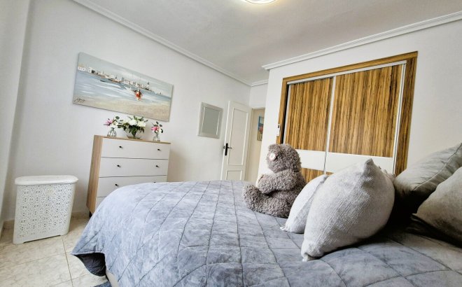 Resale - Villa -
Villamartin - Costa Blanca