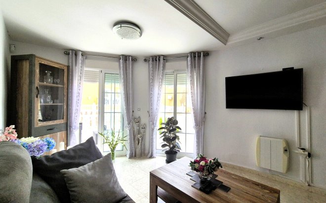 Resale - Villa -
Villamartin - Costa Blanca