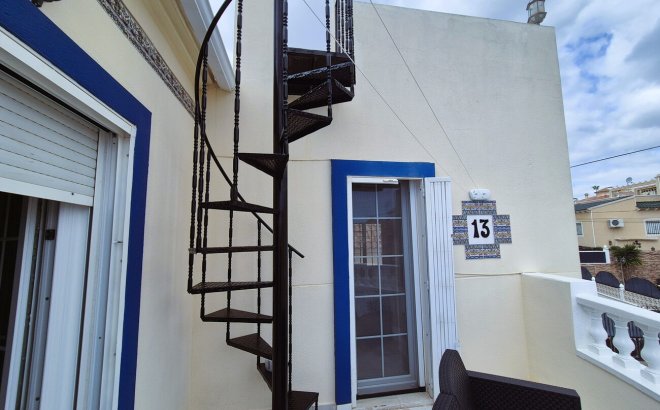 Resale - Villa -
Villamartin - Costa Blanca