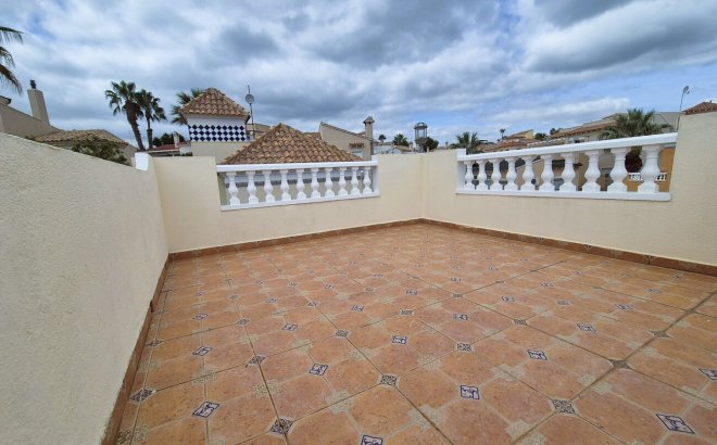 Resale - Villa -
Villamartin - Costa Blanca