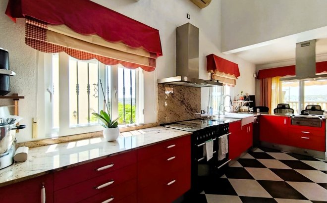 Resale - Villa -
Las Ramblas Golf - Inland
