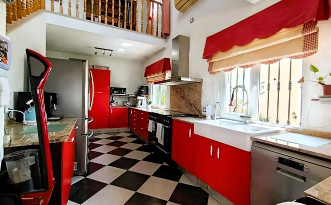 Resale - Villa -
Las Ramblas Golf - Inland