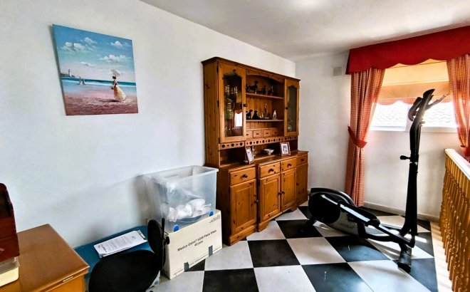 Resale - Villa -
Las Ramblas Golf - Inland