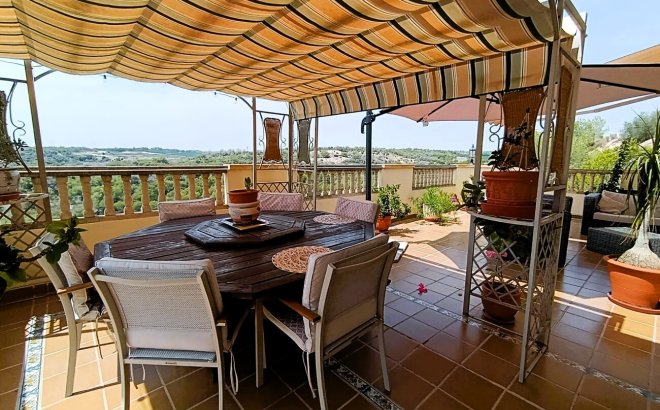 Resale - Villa -
Las Ramblas Golf - Inland