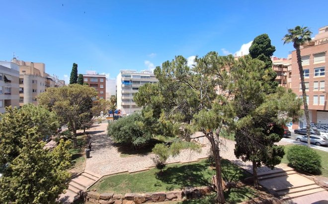 Resale - Apartment -
Torrevieja - Centro