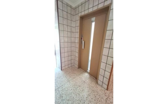 Resale - Apartment -
Torrevieja - Centro