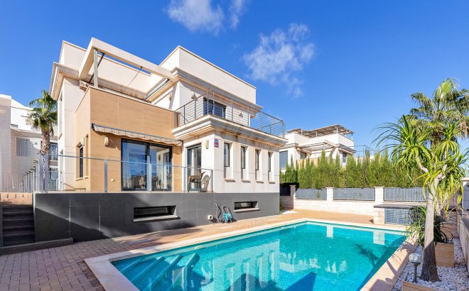 Herverkoop - Villa -
Orihuela Costa - Costa Blanca
