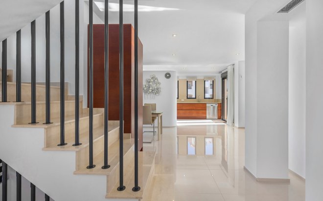 Herverkoop - Villa -
Orihuela Costa - Costa Blanca