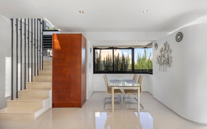 Herverkoop - Villa -
Orihuela Costa - Costa Blanca