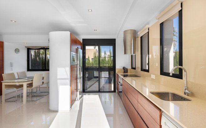 Herverkoop - Villa -
Orihuela Costa - Costa Blanca