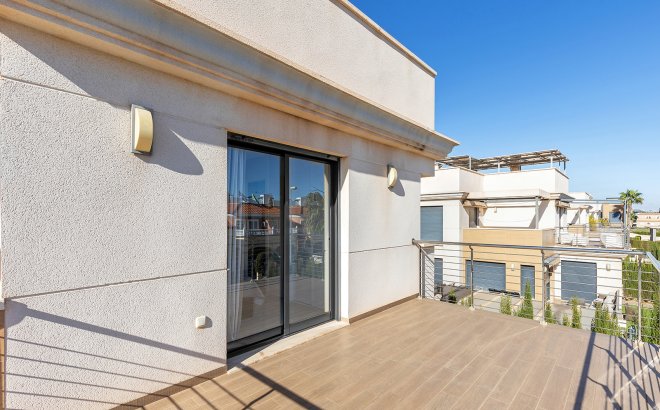 Herverkoop - Villa -
Orihuela Costa - Costa Blanca