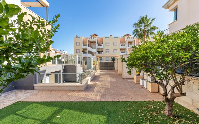 Herverkoop - Villa -
Orihuela Costa - Costa Blanca