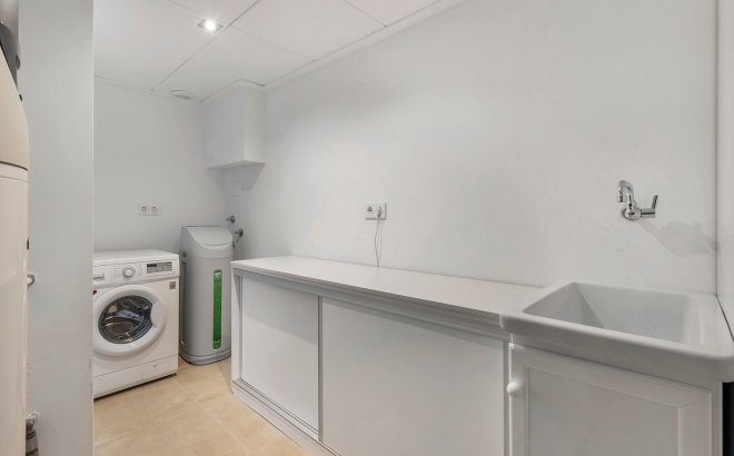 Herverkoop - Villa -
Orihuela Costa - Costa Blanca