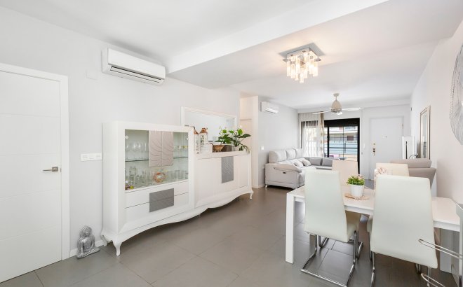 Resale - Apartment -
Pilar de la Horadada - Costa Blanca