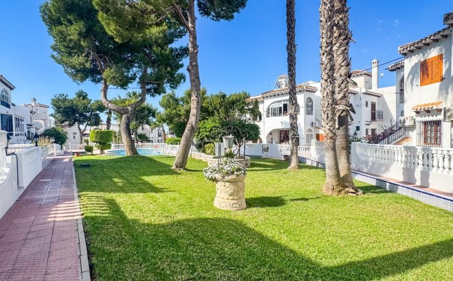 Resale - Bungalow -
Torrevieja - Costa Blanca